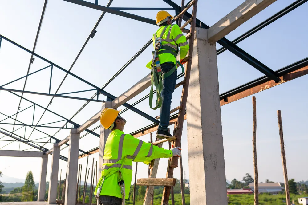 Common Reasons Why Construction Workers Fall and Get Injured